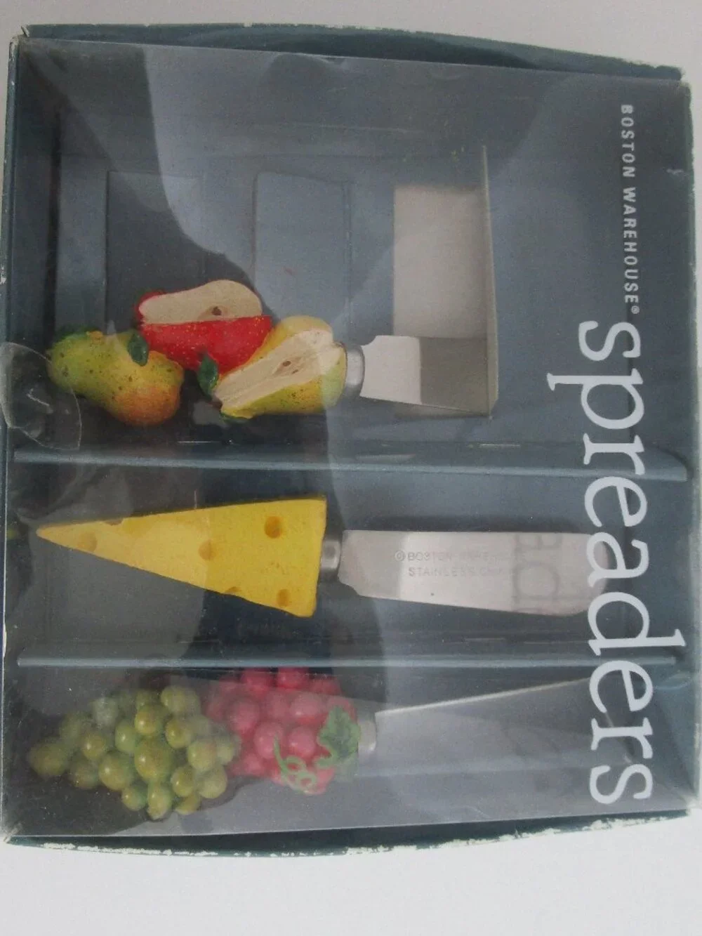 set of spreader knives